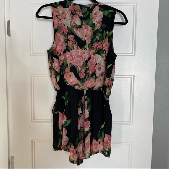 Floral Romper - Picture 2 of 2
